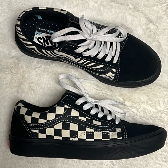 Very Rare find! Low top Vans “Zebra & Checkered Design” - Picture 3 of 6